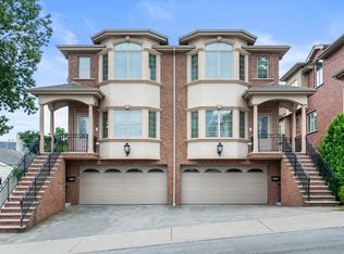 212 Slocum Way #B, Fort Lee, NJ 07024