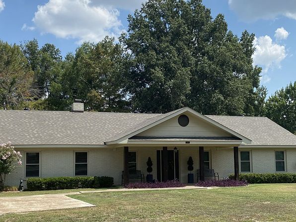 1468 Memorial Dr