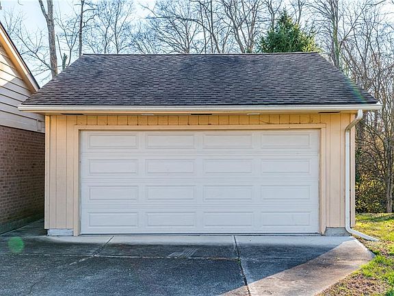 5th image of 6108 Knowlton Ct