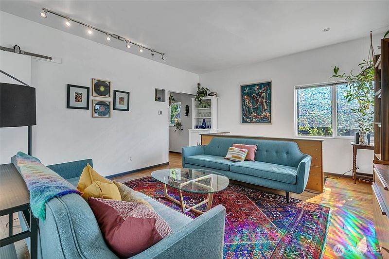 4th image of 9712 57th Avenue S