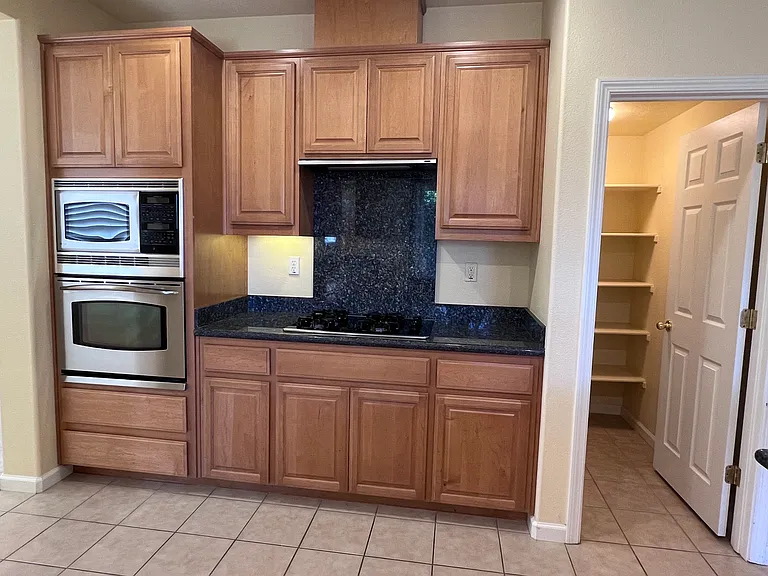 771 Cathedral Way — Photo 10