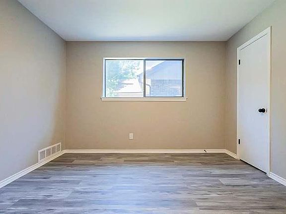 5th image of 3808 Lynbrook Ln