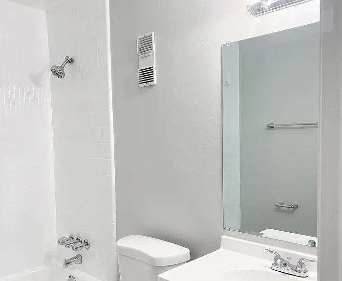 125 S Salisbury Ave #B4 — Photo 4