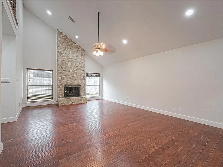12127 Carriage Hill Dr — Photo 4