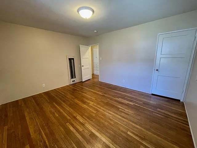995 S Marengo Ave — Photo 13