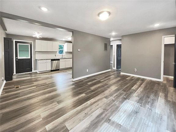 4th image of 5006 Harmony Dr
