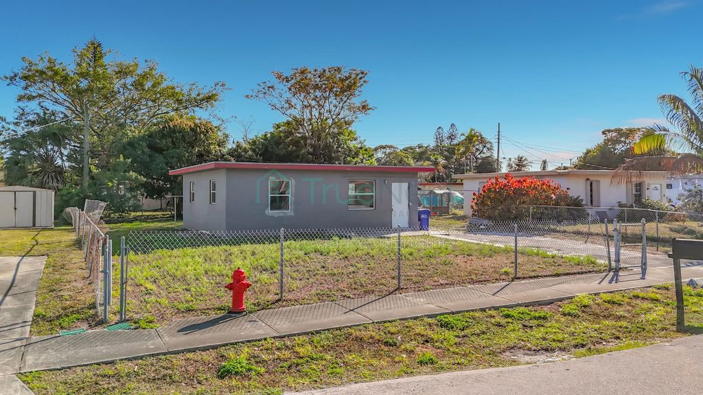 2408 NW 8th St, Pompano Beach