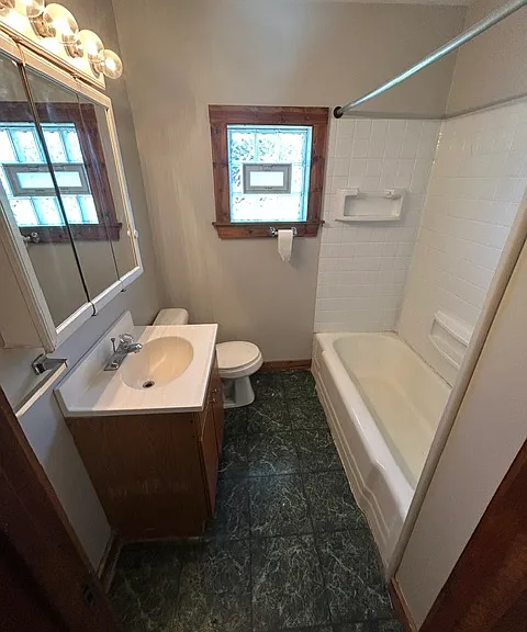 1013 Washington Ave #2 — Photo 3
