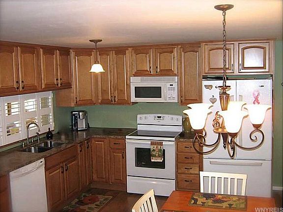 5th image of 47 Knollwood Dr