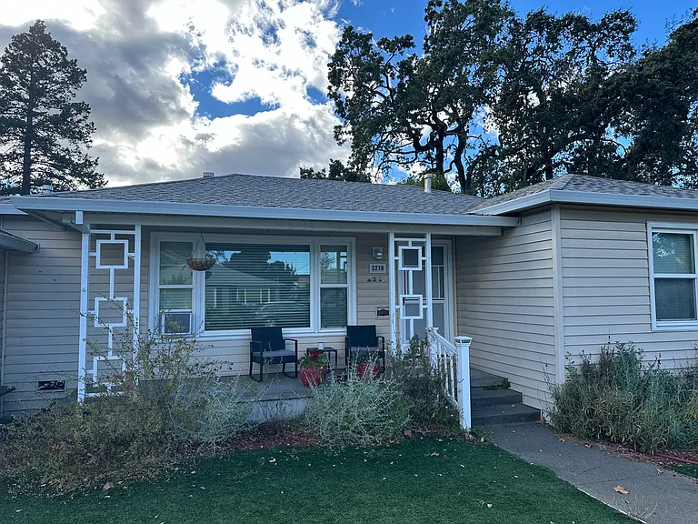 2219 Meyers Dr #1 — Photo 5