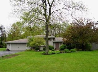 6N872 Longacre Dr, St Charles, IL