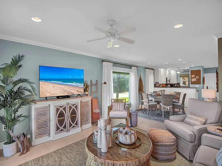 3939 Ocean Dr #201A — Photo 8