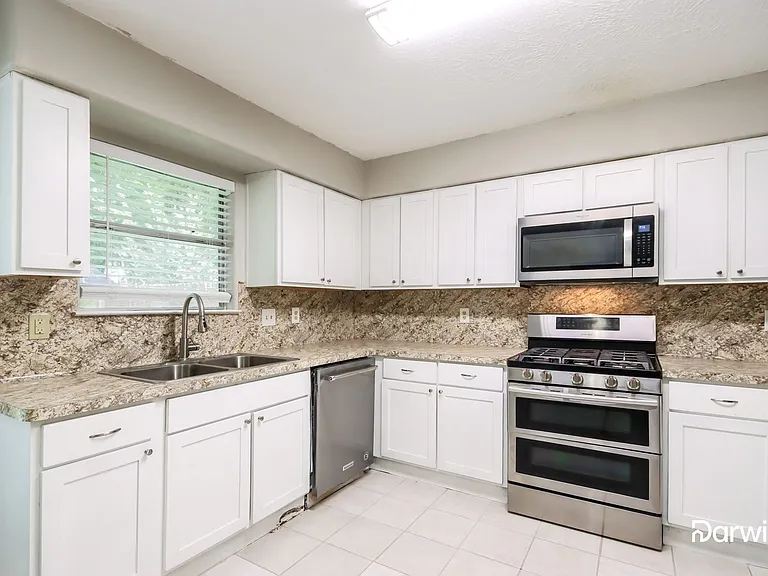 7414 Pebblemill Ln — Photo 3