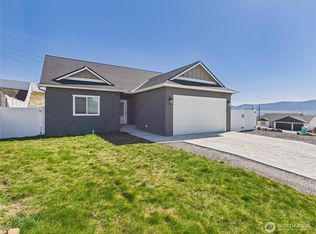 925 N Macaw Avenue, East Wenatchee, WA