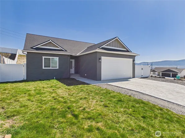 925 N Macaw Avenue, East Wenatchee, WA 98802