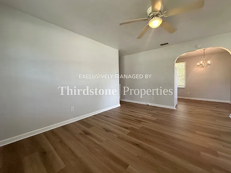 5638 Vernon Rd — Photo 2
