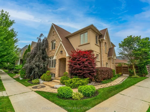 2 Glengordon Cres, Markham, ON L6C 0K1
