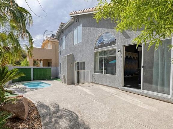 4th image of 9067 Indian Valley Dr