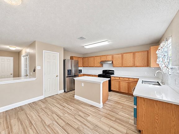 5th image of 14800 Ledgeview Ct
