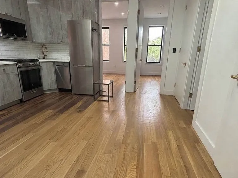 60-82 Catalpa Ave #2R — Photo 3