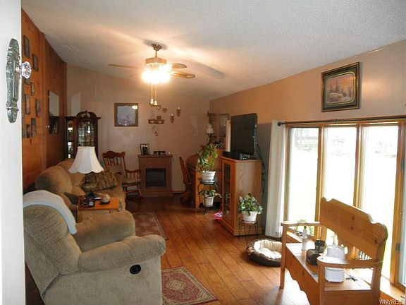 4th image of 254 Dawn Ave