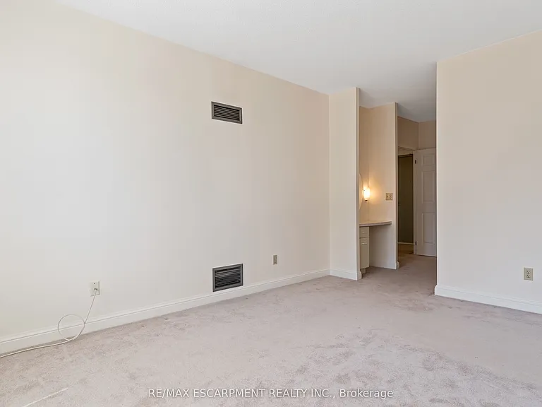 430 Pearl St #410 — Photo 22