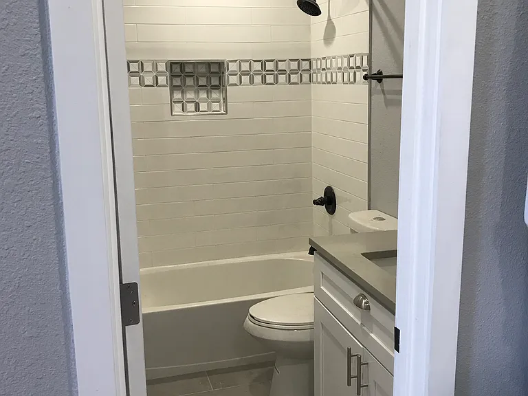 1045 W 14th Ave #205 — Photo 6