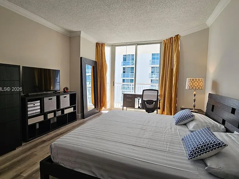 17375 Collins Ave #2304 — Photo 16