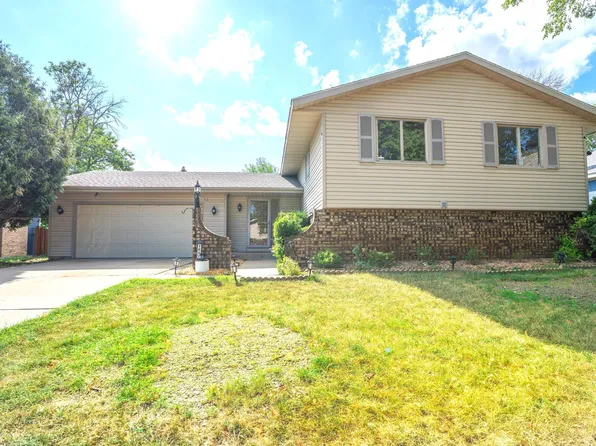 7857 Idaho Ave N, Brooklyn Park, MN 55445