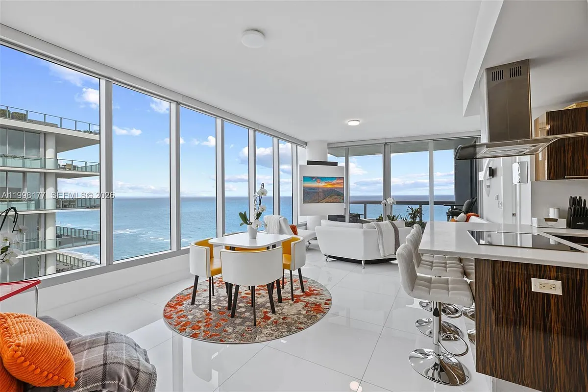 Building Photo - 6899 Collins Ave #1905