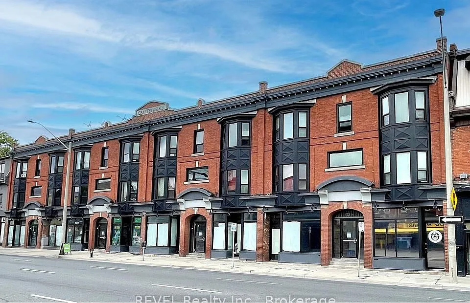 471.5 King St E #12
