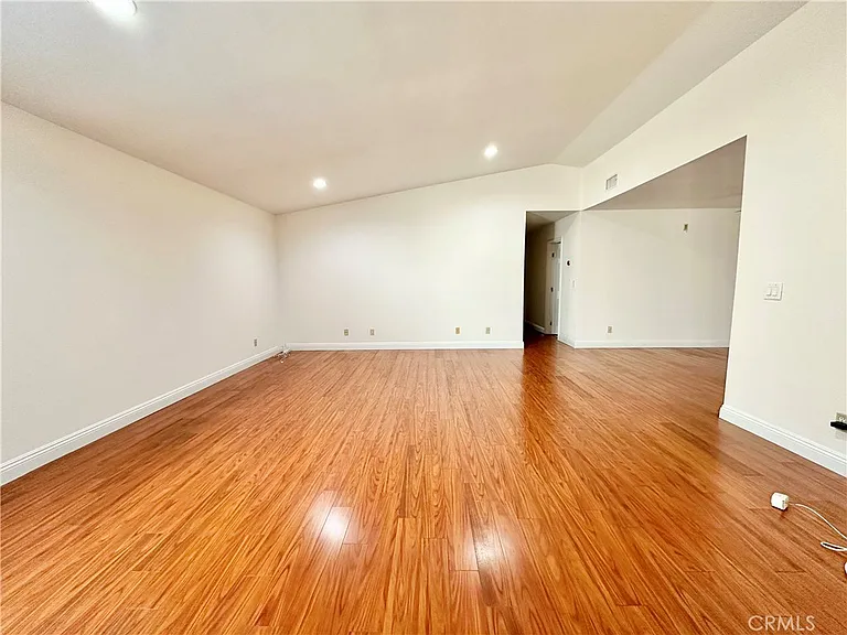 18113 Elaine Ave — Photo 3