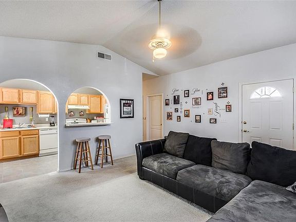 5th image of 617 Villa Romero Dr