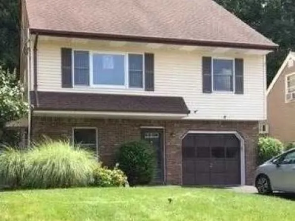 474 Skyline Lake Dr, Ringwood Boro, NJ 07456