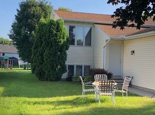 229 W Parkview St #B, Cottage Grove, WI 53527