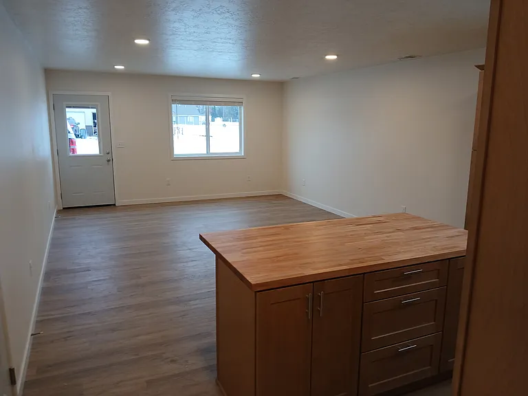 735 Cedar Ave SE — Photo 6