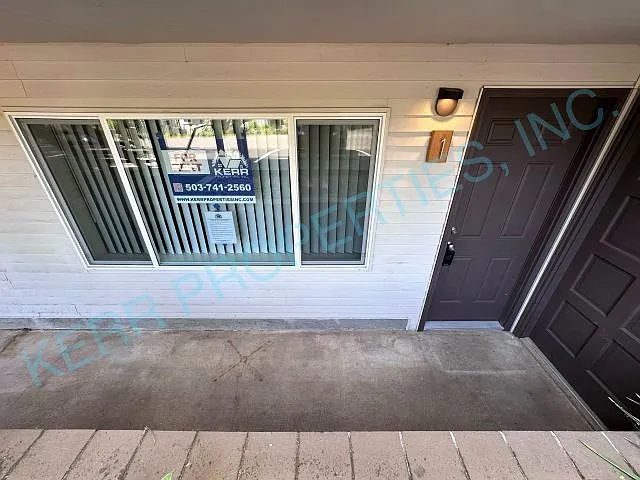 Building Photo - 6498 Lowry Dr #1