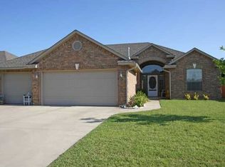 1939 W Badger Way, Mustang, OK 73064