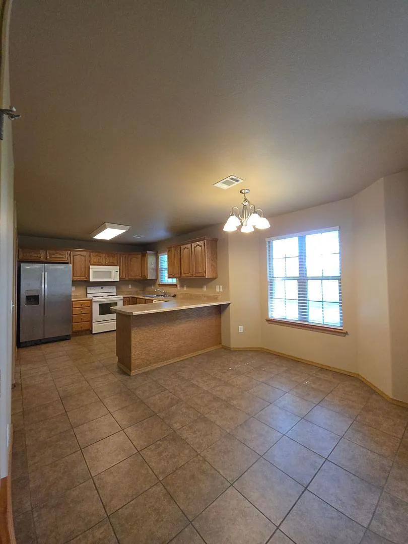 619 Resimont Drive — Photo 4