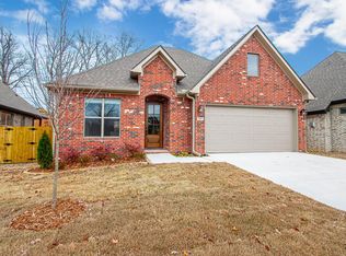 210 Kanis Ridge Dr, Little Rock, AR 72223