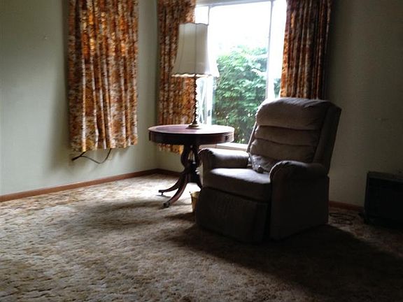 5th image of 26590 Shoreview Ave