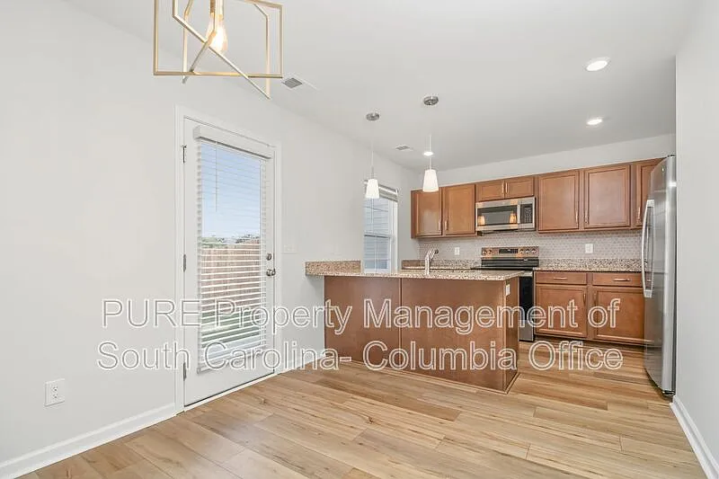 3 bed, 2.5 bath, 1250 sqft, $1,855 — Photo 4