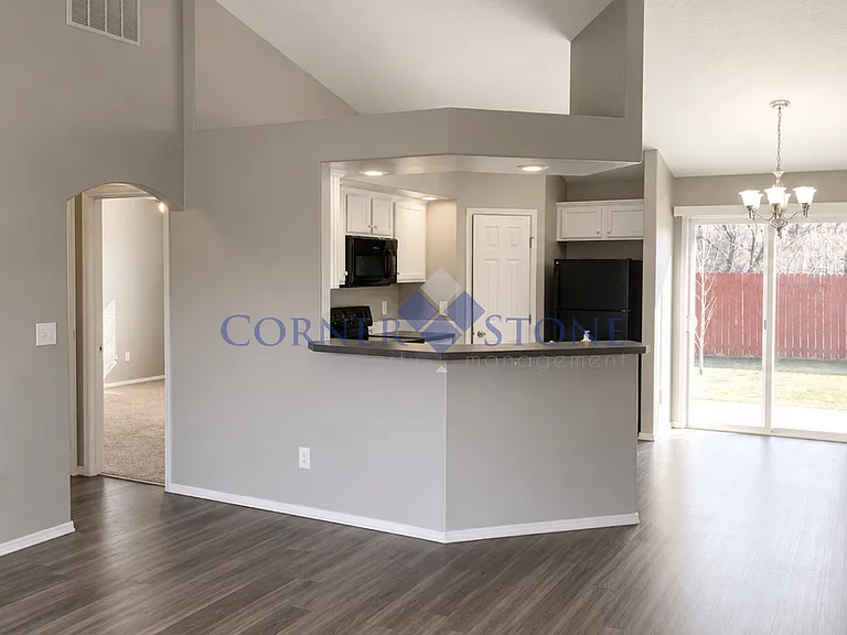 66 S Belhaven Way — Photo 2