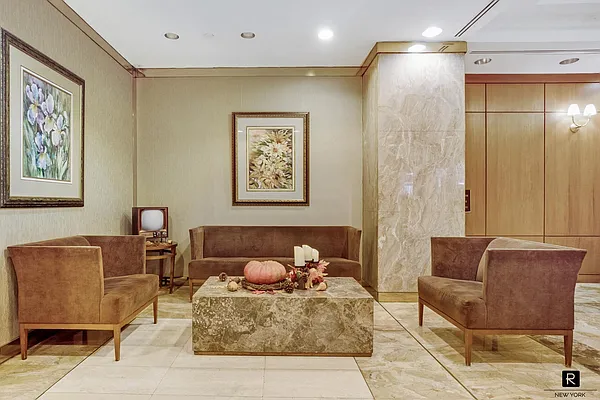 Rented by R New York | media 8