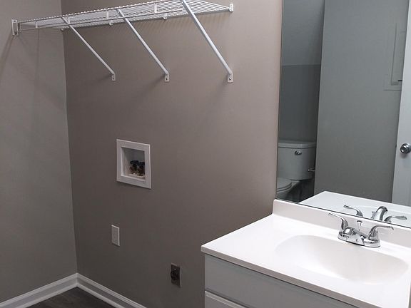 5th image of 107 Manna Dr APT 4