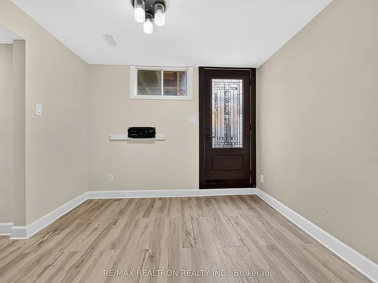 40 Carr Dr — Photo 7