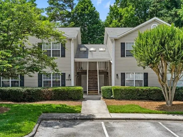2219 New Garden Rd APT A, Greensboro, NC 27410