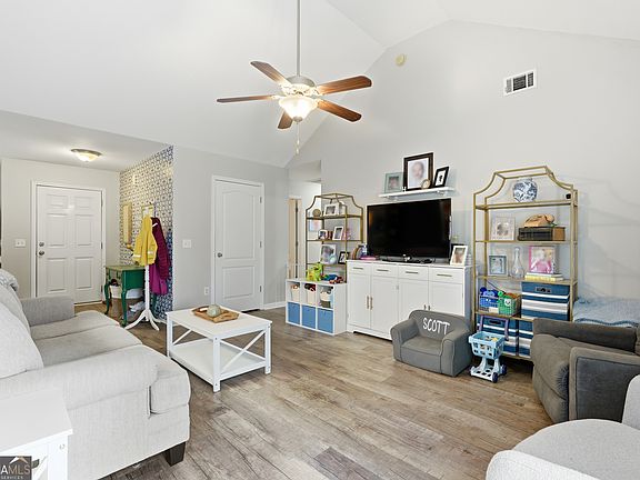 2nd image of 106 Stonebrook Way