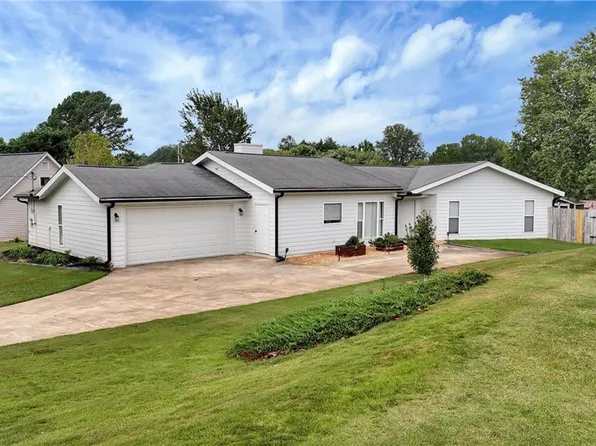 5640 Raintree Trce, Oakwood, GA 30566