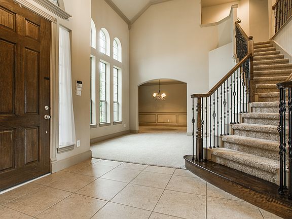 4th image of 4237 Crestfield Dr